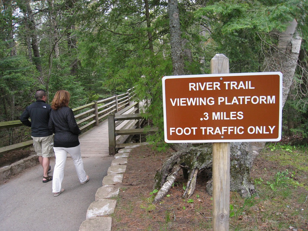 Mackinaw Island Area May 2008 1042.jpg - May 24 2008 a trip to Mackinac City for a 5 M race and a visit to Mackinac Island. A day to the UP, Paradise, Whitefish Point and Tahquamen Falls. This was followed by trips to Petoskey and Charlevoix.
